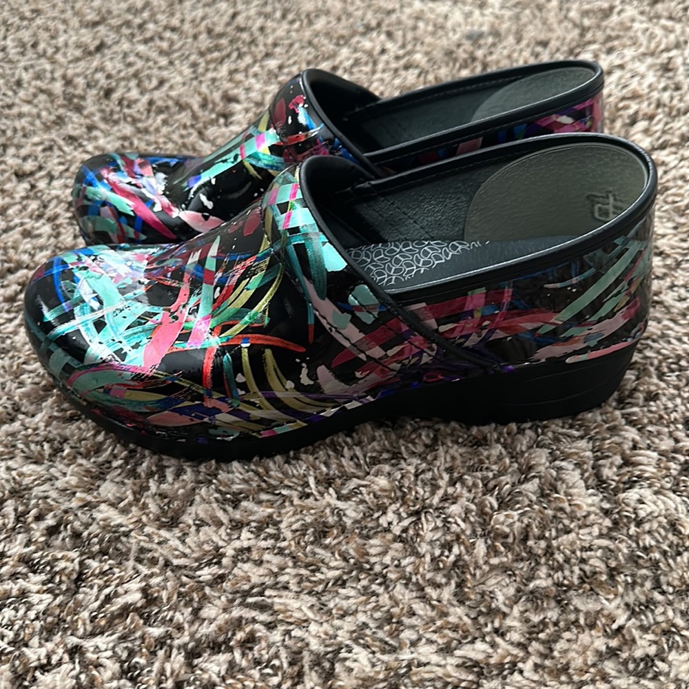 Dansko XP 2.0 Clogs - Picture 3 of 5
